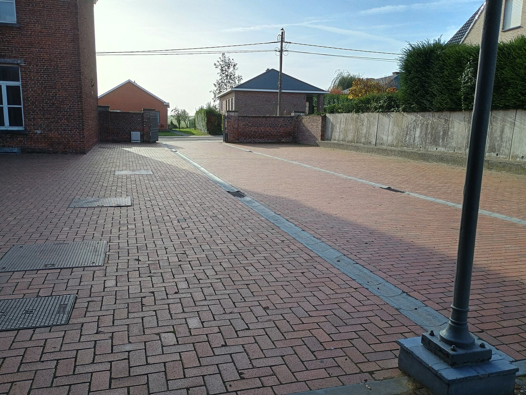 Binnenkoer en toegang